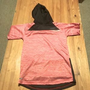Quick dry hooded T-shirt